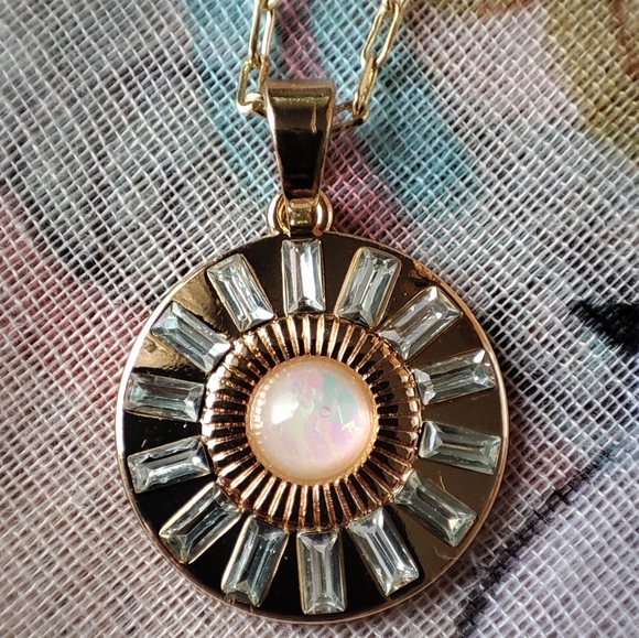 Faux Plunder Brand Faux Opal Baguette Rhinestone Gold Tone Necklace Pendant NEW - Picture 5 of 10